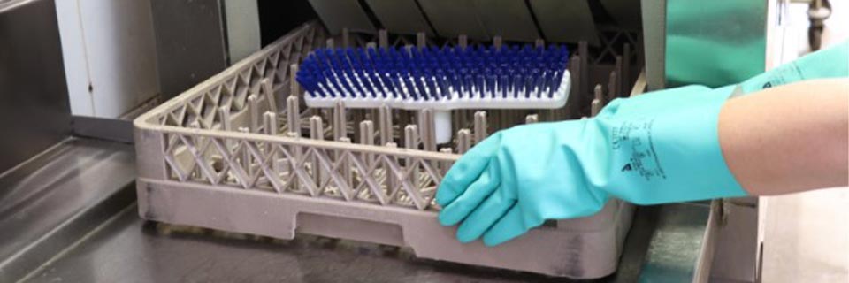 Het reinigen van het materiaal is net zo belangrijk als het reinigen van je ruimtes