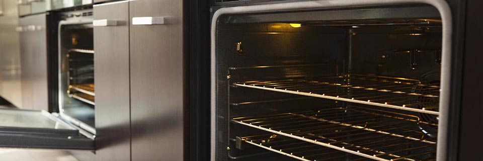 Met de juiste methode en het juiste schoonmaakmateriaal is je oven of steamer zo weer schoon!