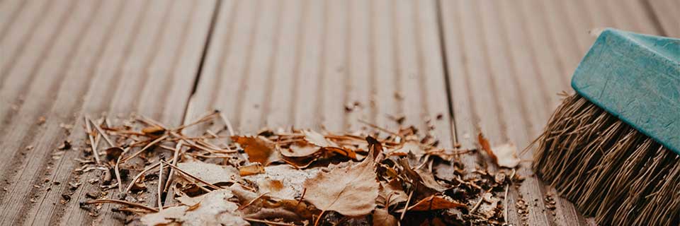 Here's how to effortlessly sweep your outside seating