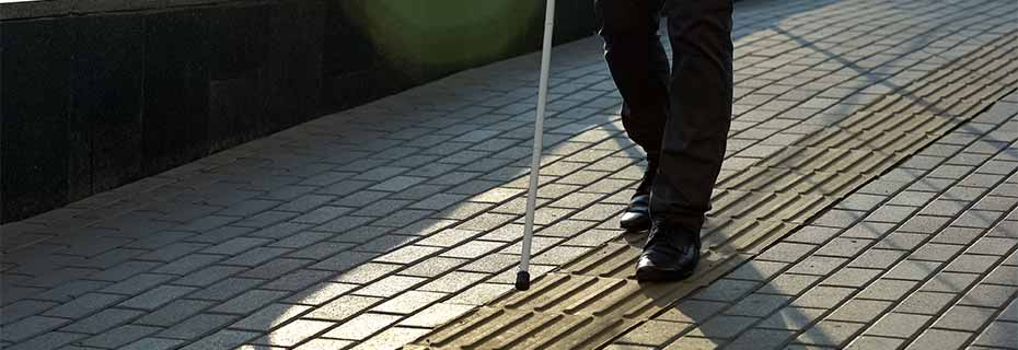 Cleaning blind guide studs