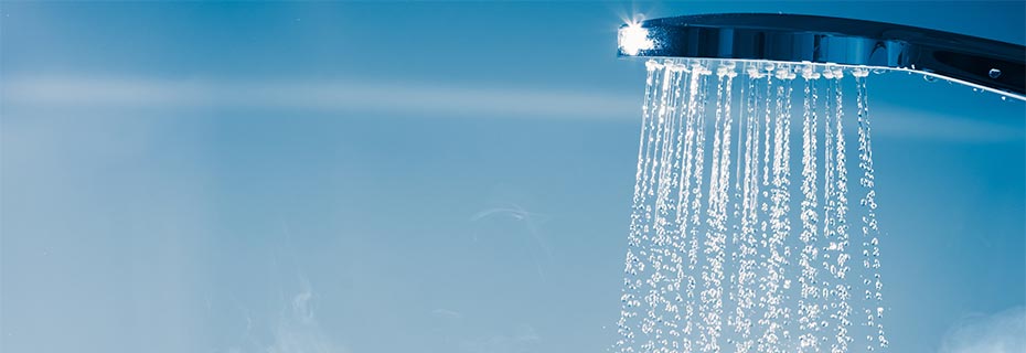 Here's how to remove limescale and grease from any shower wall